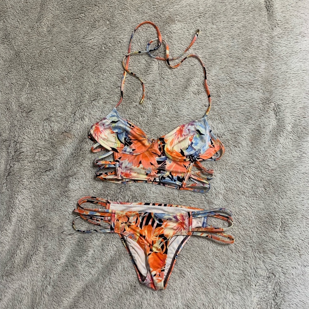 VS swimsuit // size medium // no padding